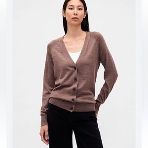 NWT! GAP 100% Merino Wool Brown Boyfriend B-Neck Cardigan Women's Small